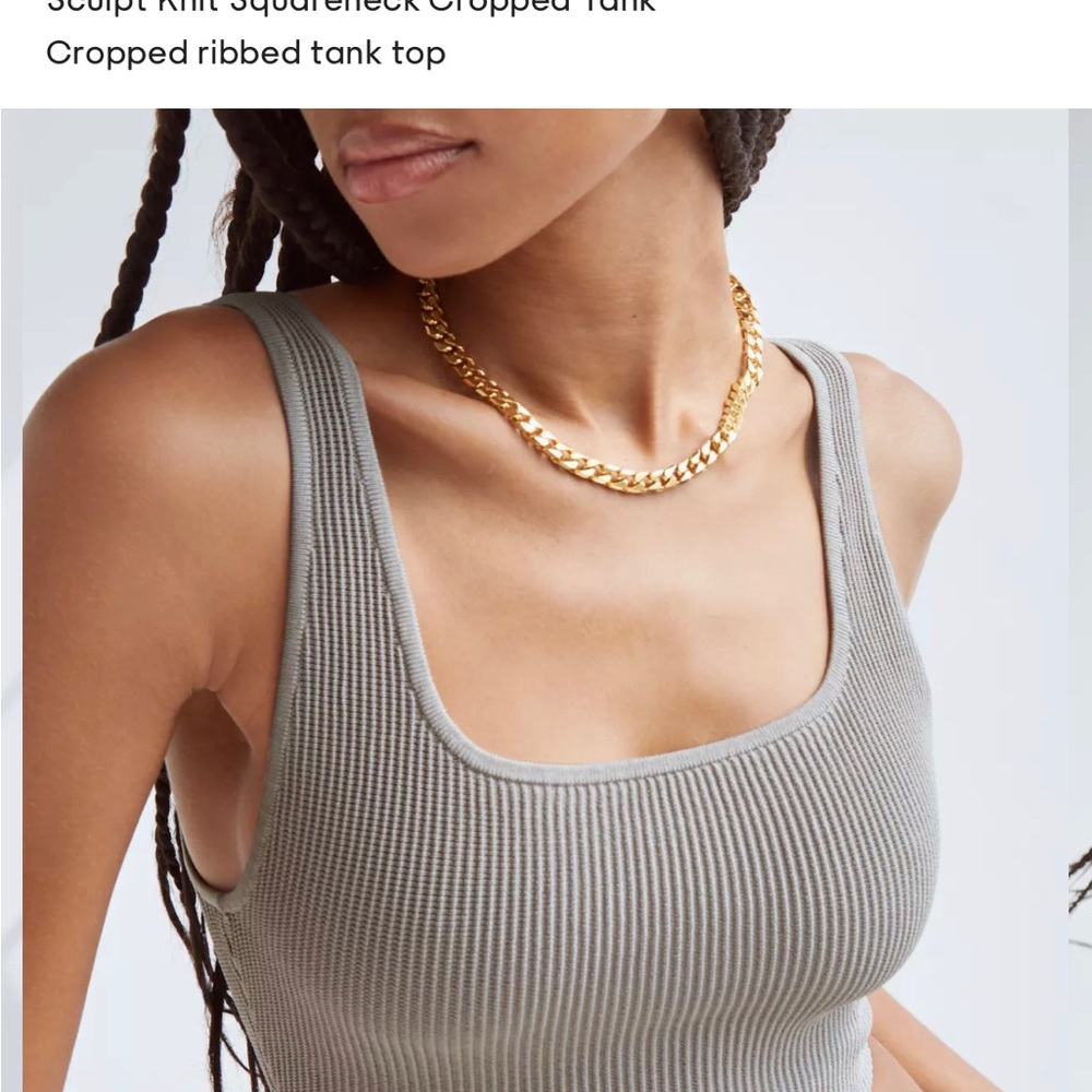 Aritzia top size Medium